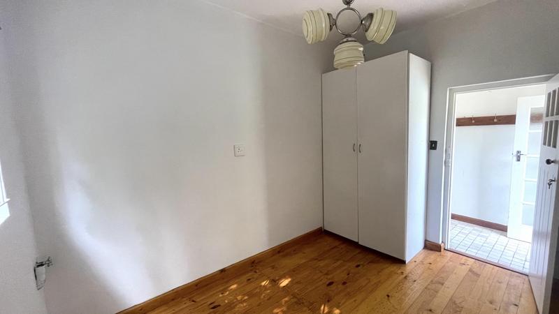 2 Bedroom Property for Sale in Vredehoek Western Cape
